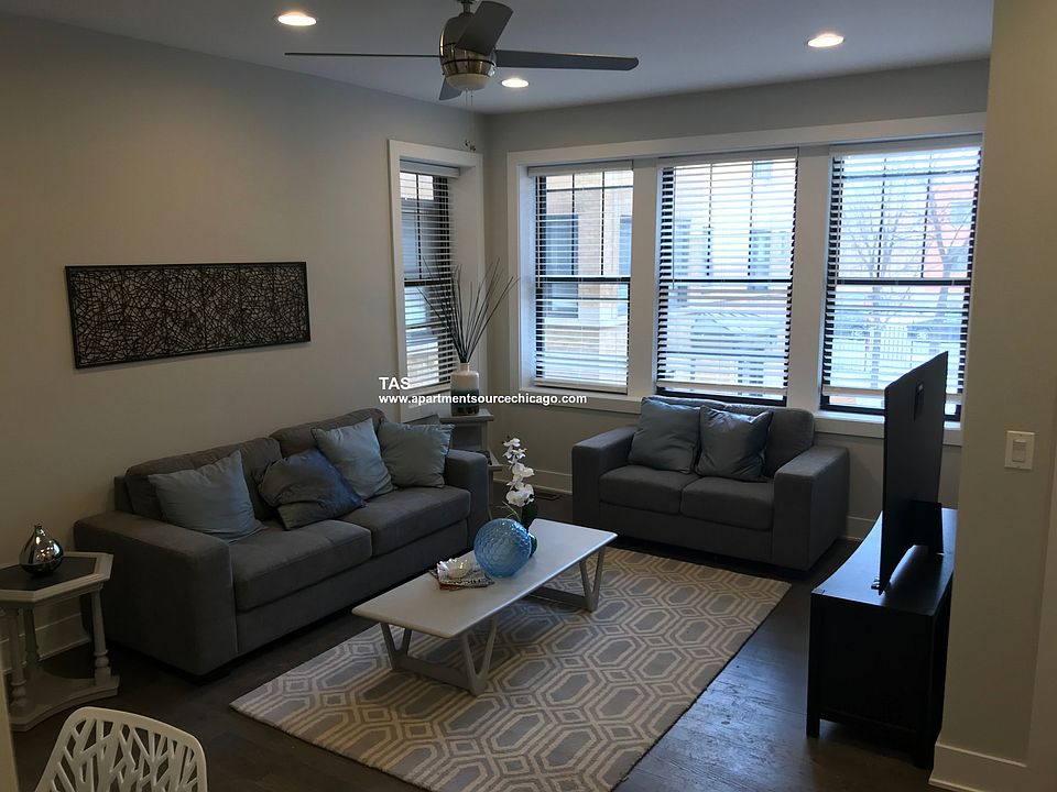1st image of 2620 N Rockwell St #2