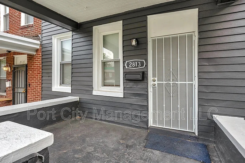 3 bed, 2.0 bath, 1290 sqft, $2,000 — Photo 3