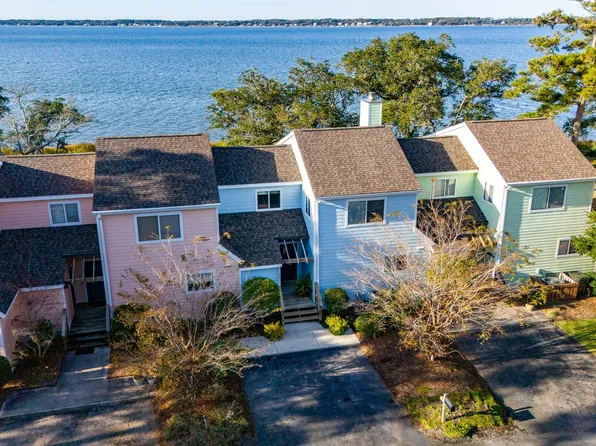 214 Mcginnis Drive, Pine Knoll Shores, NC 28512
