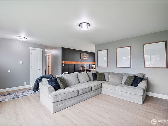 5th image of 106 Monterey Drive