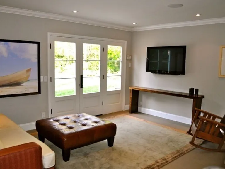 10253 Valley Spring Ln — Photo 14