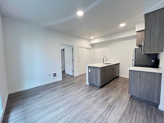 3rd image of 8130 SE Woodward St #203