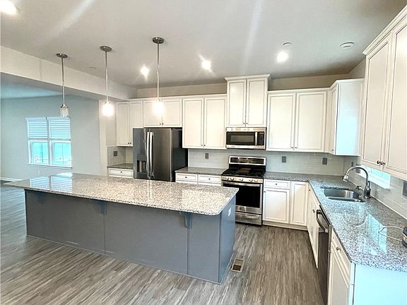 5th image of 1078 Adair Ave