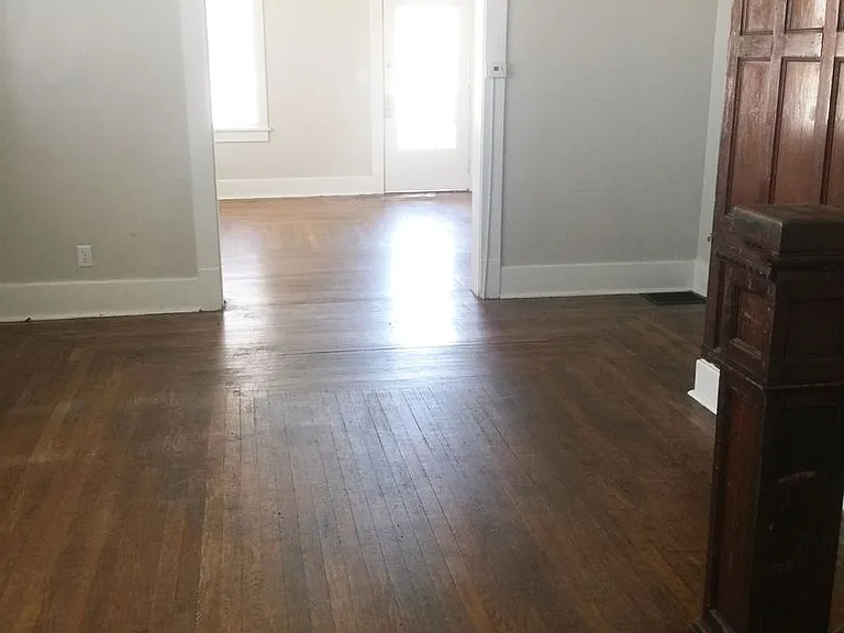 1213 Elizabeth St — Photo 5