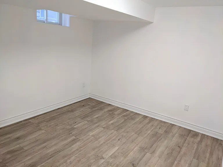 4637 Sandford Farm Dr — Photo 5