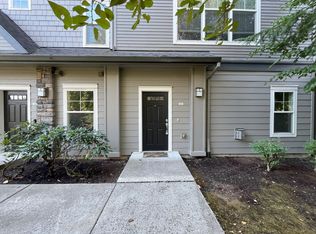 103 NE Canvasback Way UNIT 102, Hillsboro, OR 97006
