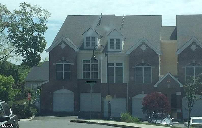 1st image of 2 Goffle Brook Ct