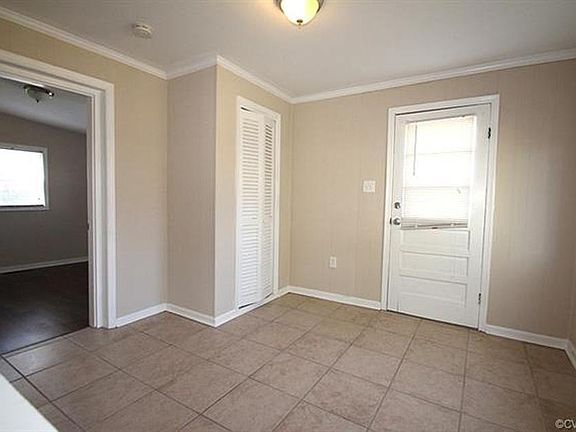 2nd image of 1905 Bainbridge St