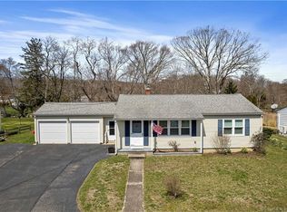 38 Sunnieside Dr, Niantic, CT 06357