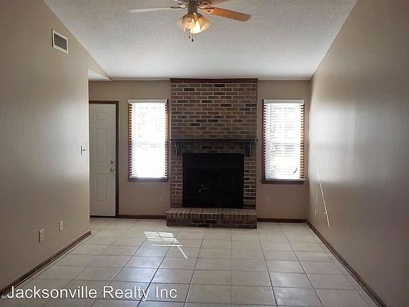 2nd image of 209 Hickory Grove Dr