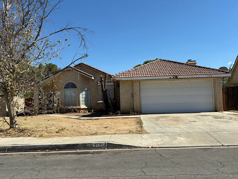 37354 Larchwood Dr