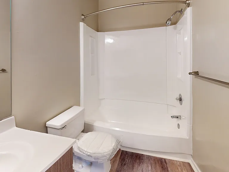 Seneca Place — Photo 43