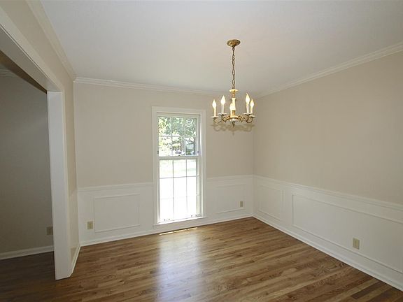 5th image of 7186 Donnington Dr