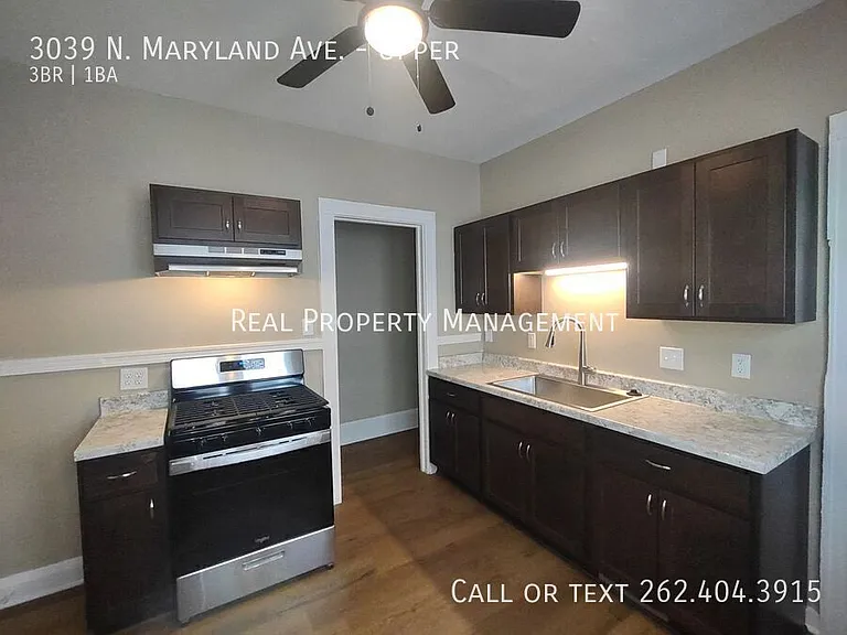3039 N Maryland Ave — Photo 6