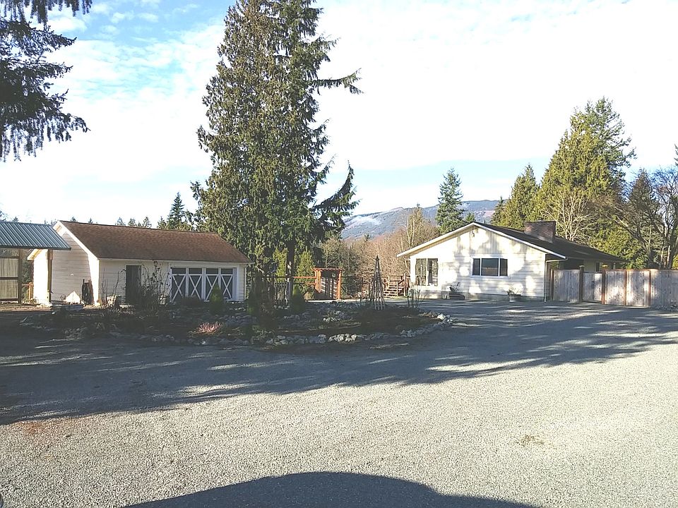 Large circular driveway