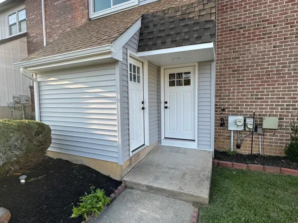 1403 Algate Ct, Bensalem, PA 19020