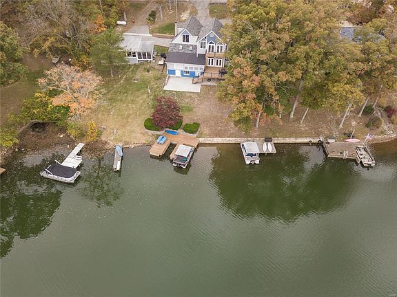 3rd image of 206 S Lake Dr