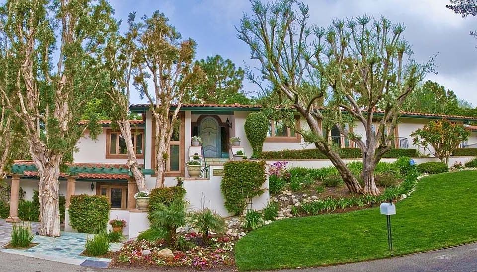 fantastic curb appeal