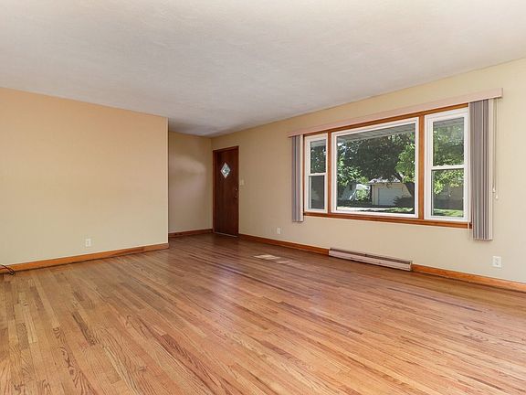 4th image of 1521 Julie Dr