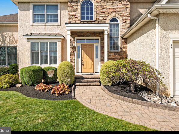 15 Heather Ct, Columbus, NJ 08022