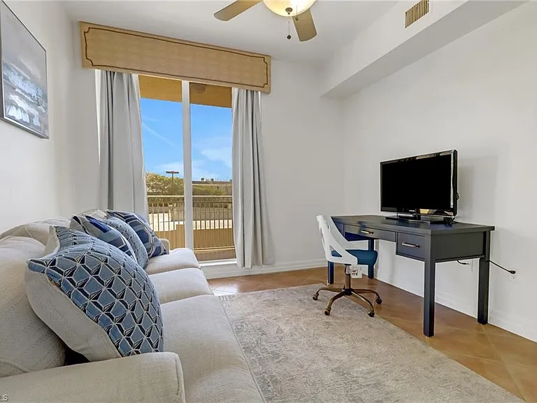 Bayfront Pl — Photo 20