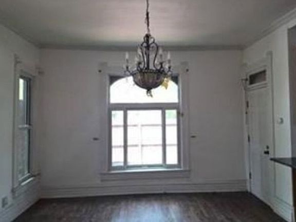 5th image of 104 S Lincoln St