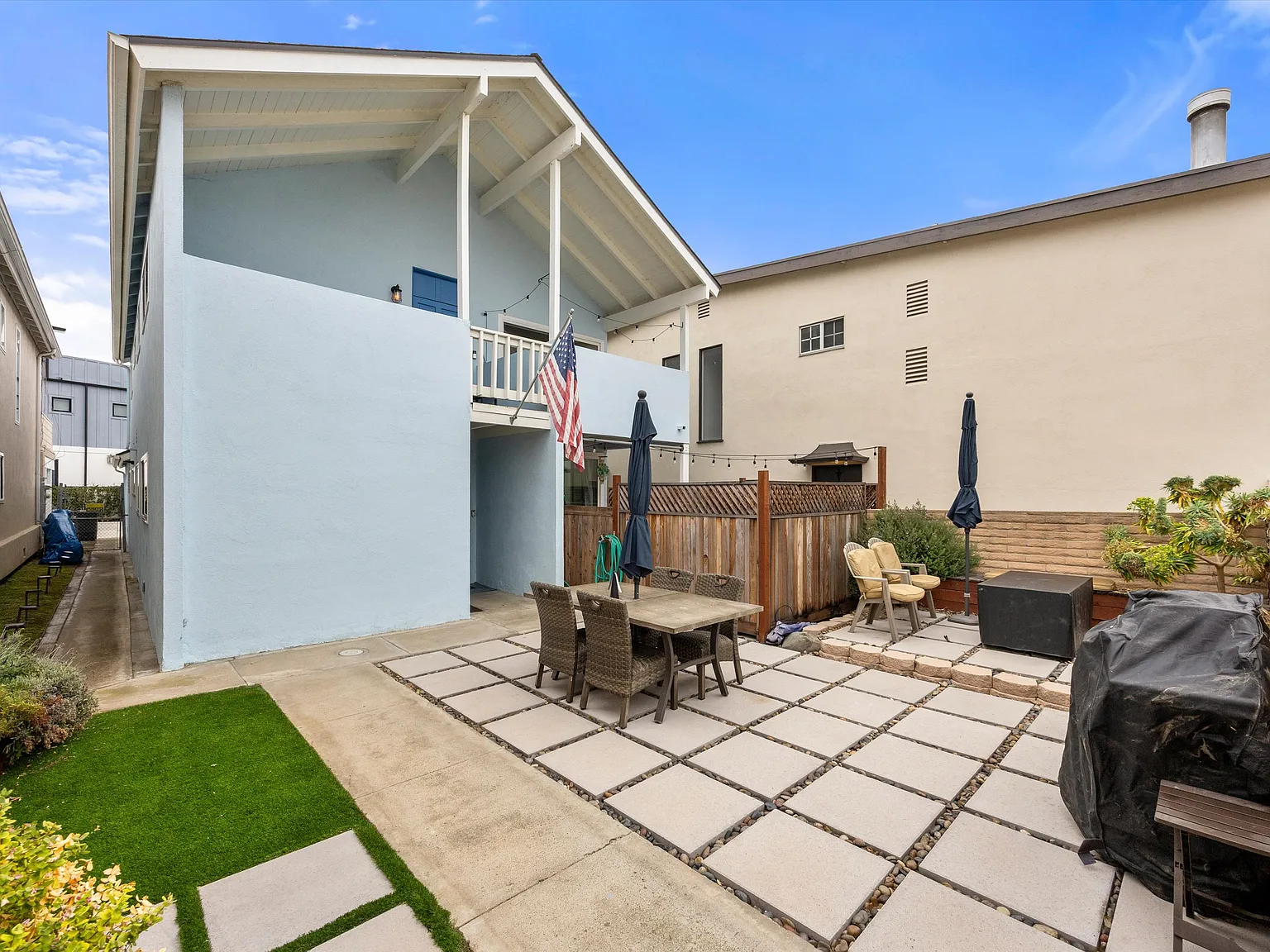 2 bed, 948 sqft, $4,695 — Photo 2
