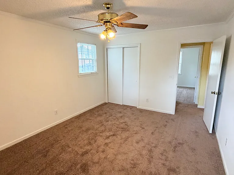 21 Golden Ct — Photo 11