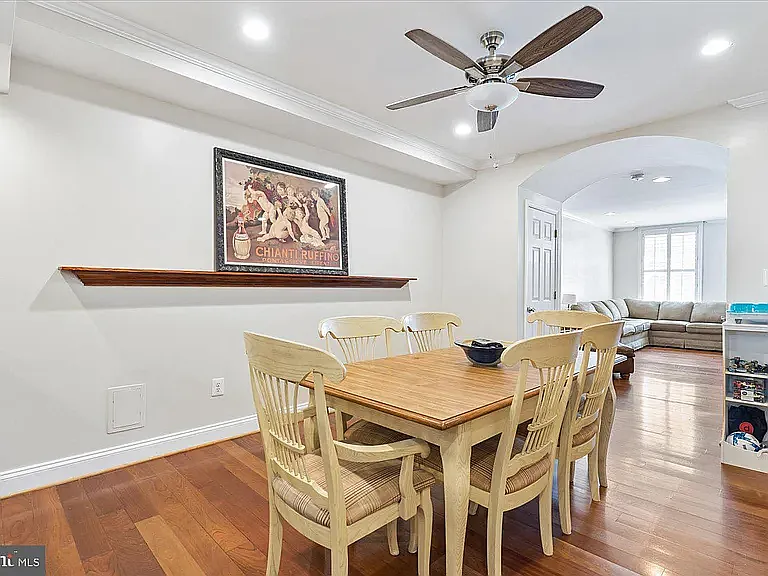 522 S Clinton St — Photo 9
