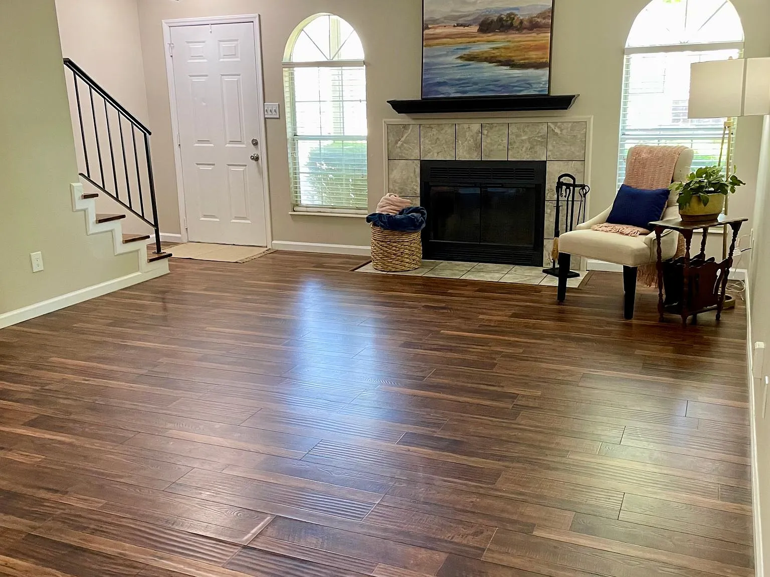 3 bed, 2.5 bath, 1300 sqft, $2,075 — Photo 4