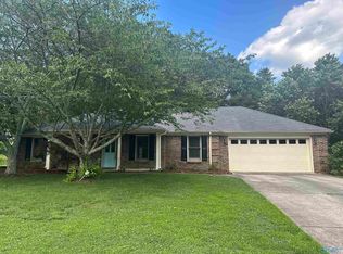 101 Featherstone Ln SE, Owens Cross Roads, AL 35763