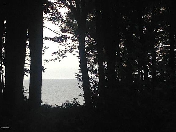2nd image of 2384 Lakeshore Dr