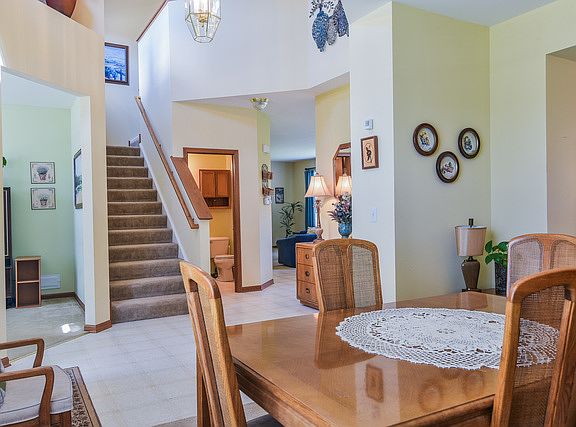3rd image of 2462 Prescott Dr