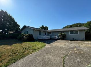 2248 La Canada Dr, Roseburg, OR 97471