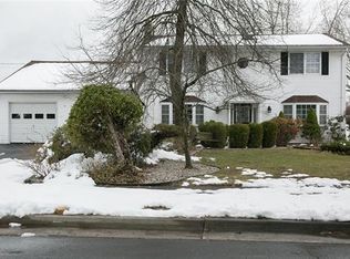 10 Helen Ct, Piscataway, NJ 08854