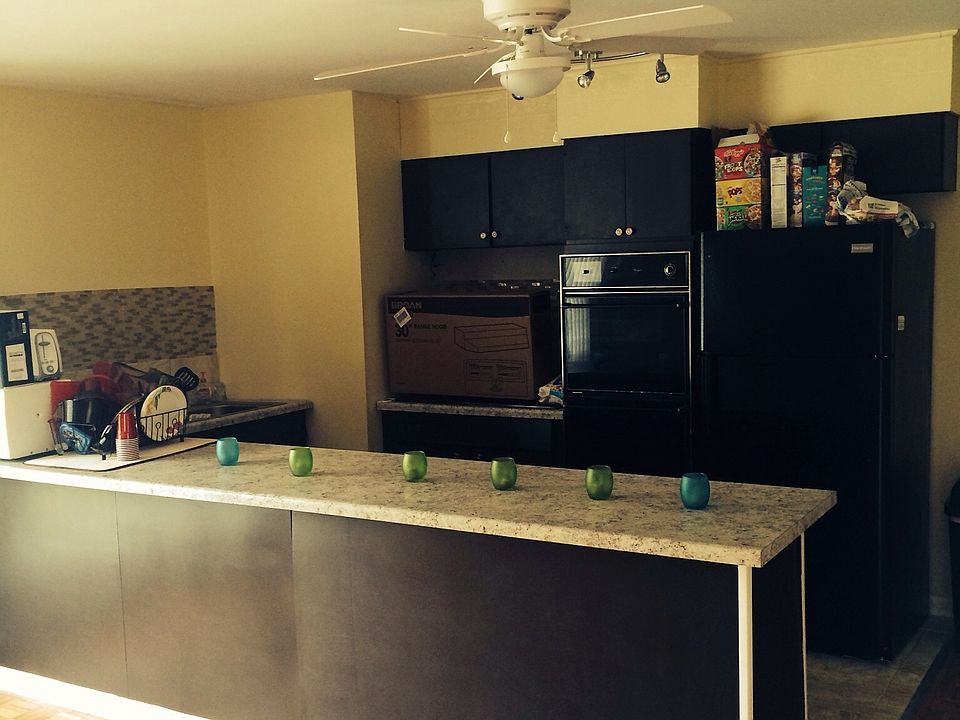 2nd image of 1035 Riverview Dr