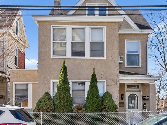 2nd image of 125 Margaret St