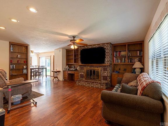 3rd image of 1812 Westgate Cir
