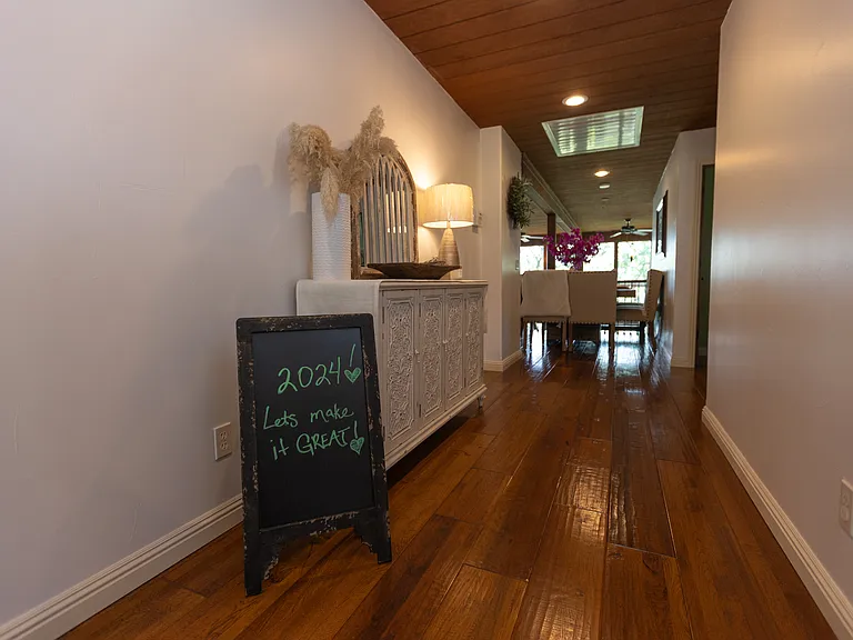 Edgewater Cir — Photo 24