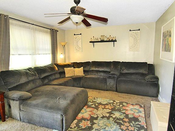 5th image of 204 Hillvale St