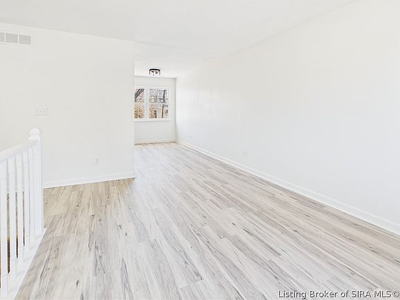 2nd image of 211 Webster Boulevard