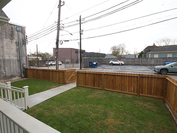 5th image of 505 Winnie St
