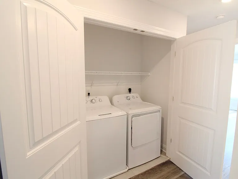 1073 Bluemoon Dr — Photo 19