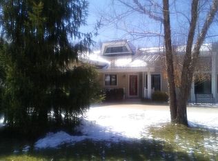 300 Oakwood Ln, Lake Geneva, WI