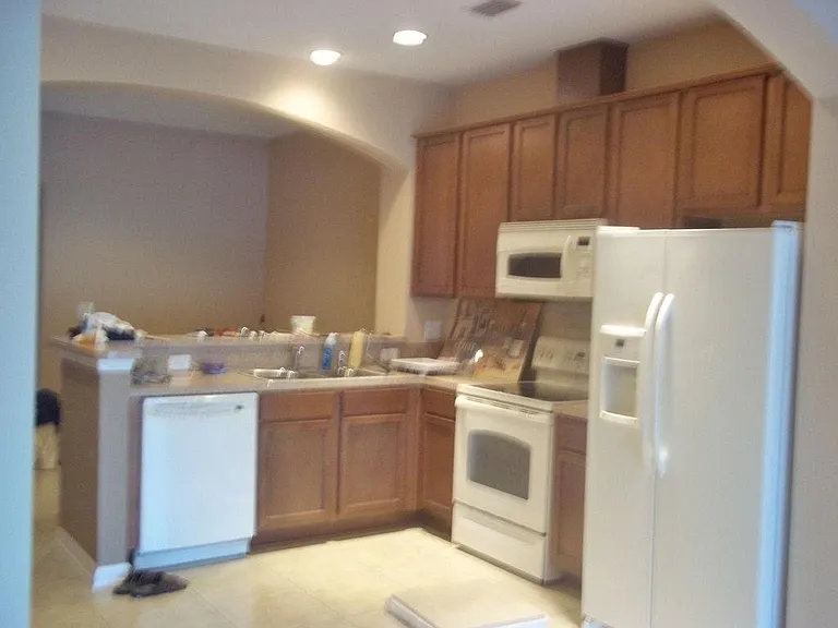 6186 High Tide Blvd — Photo 2