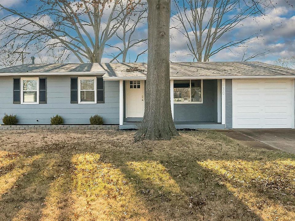 1st image of 930 Kingsbrook Ln