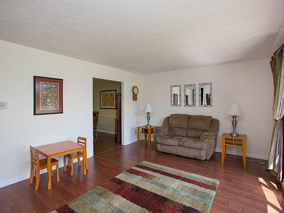 3rd image of 6367 Robert E Lee Dr