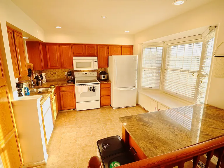 21763 Leatherleaf Cir — Photo 7
