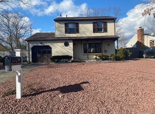 38 Willetta Dr, Brick, NJ 08723