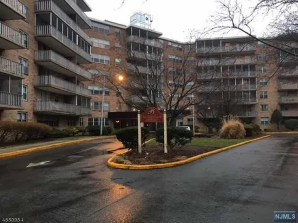 530 Valley Rd #C006y-625, Montclair, NJ 07043